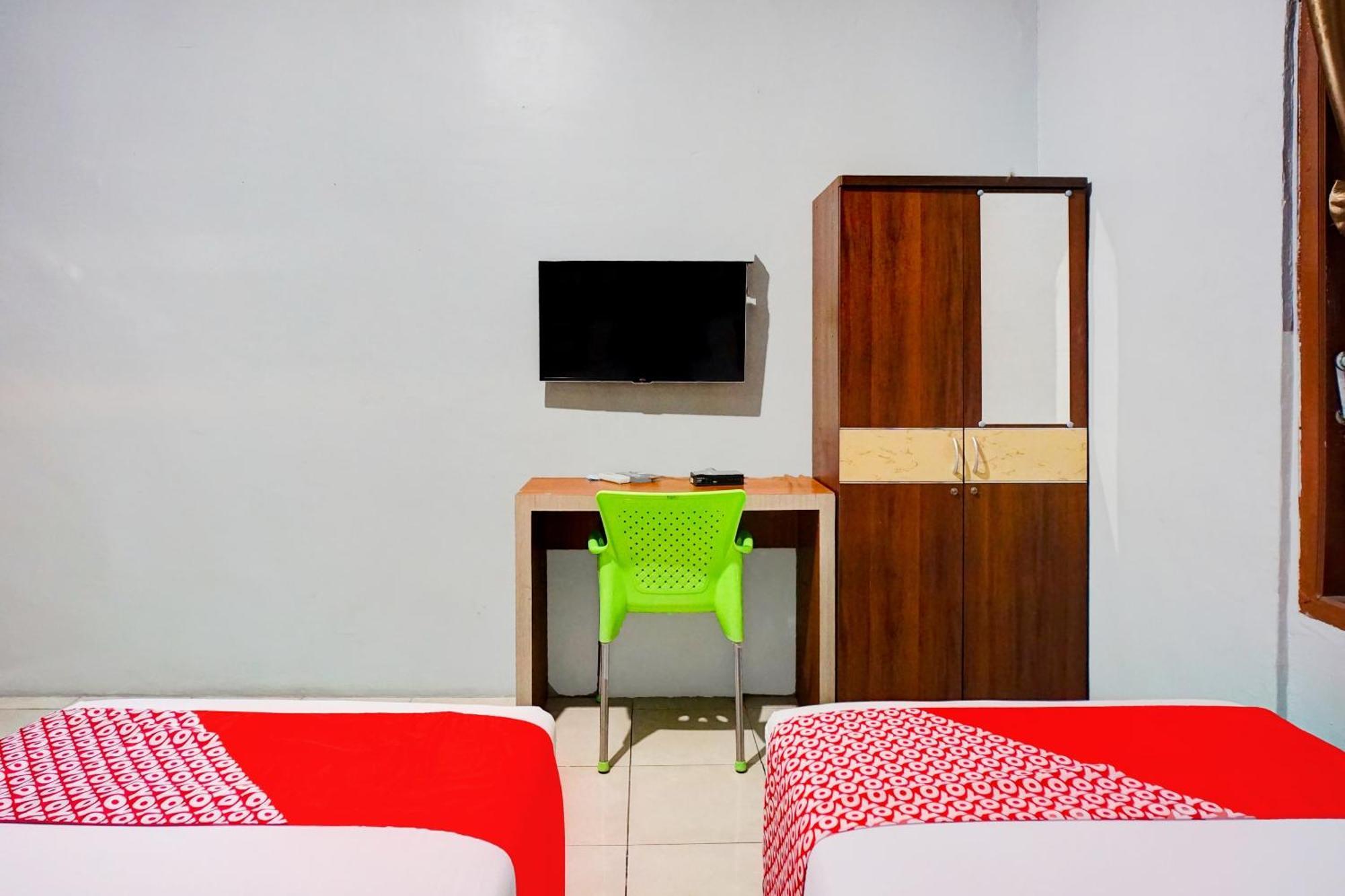 Oyo 93071 Home Stay Kembar Syariah Binjai Ngoại thất bức ảnh