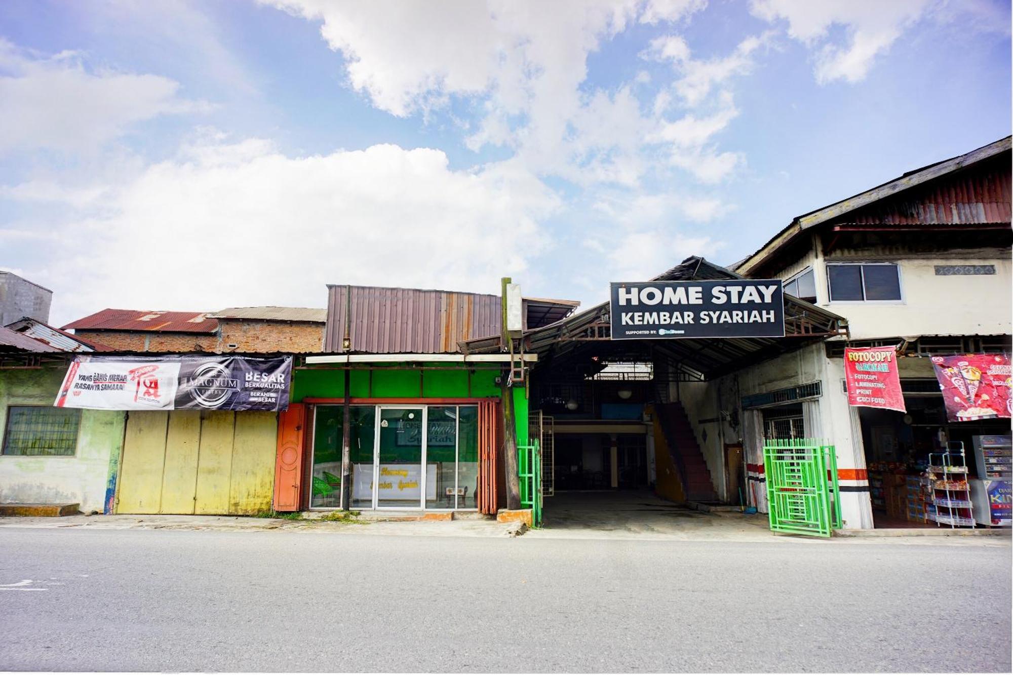 Oyo 93071 Home Stay Kembar Syariah Binjai Ngoại thất bức ảnh